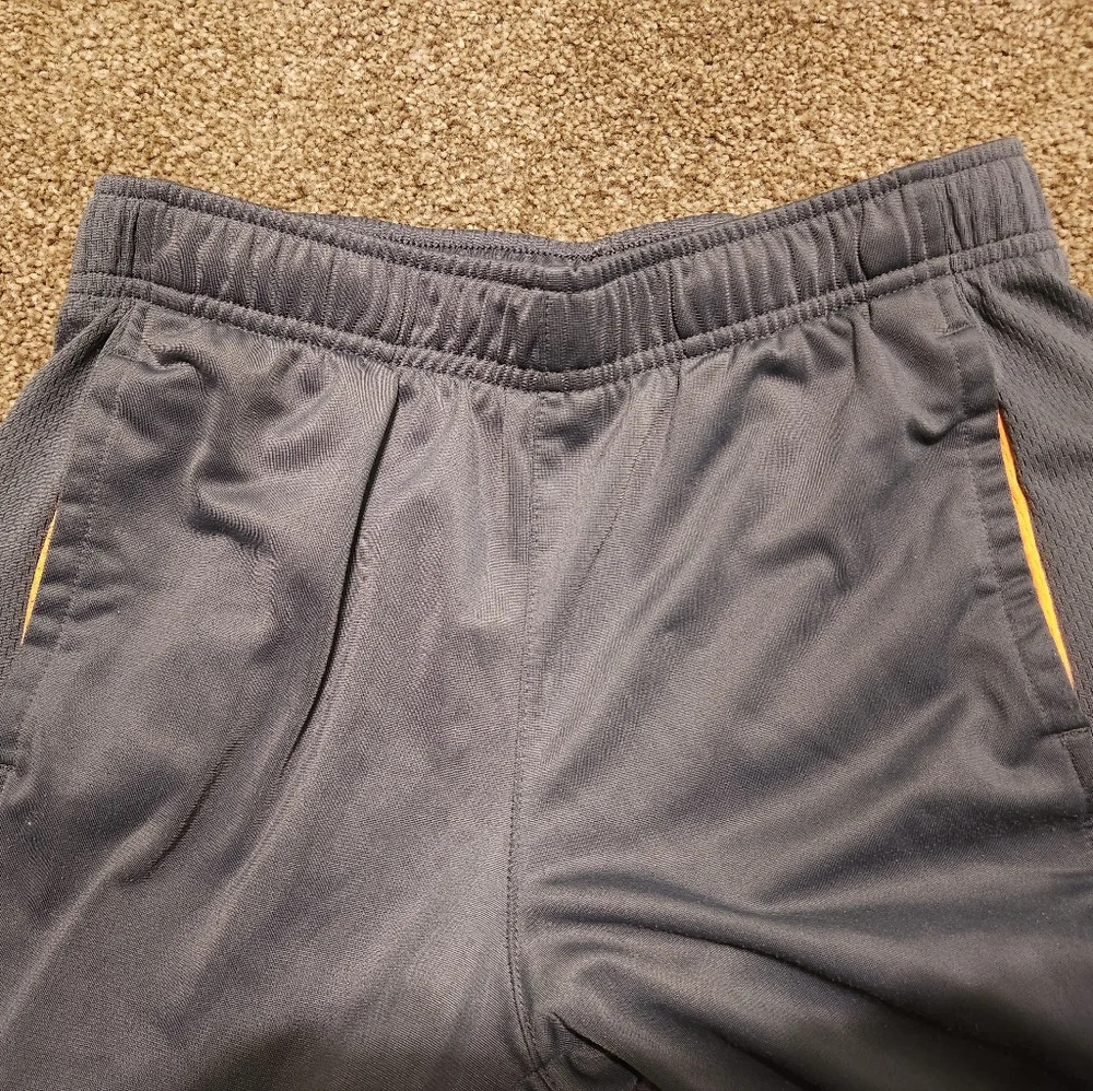 ๐3/$15 Boy's 4 Piece Lot 10/12 Large Clothing - Picture 10 of 12